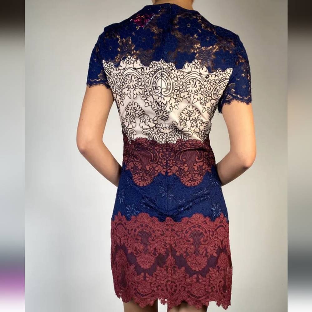 Elegant Lace Dress with Blue and Burgundy Accents Size 1 - Picture 3 of 11